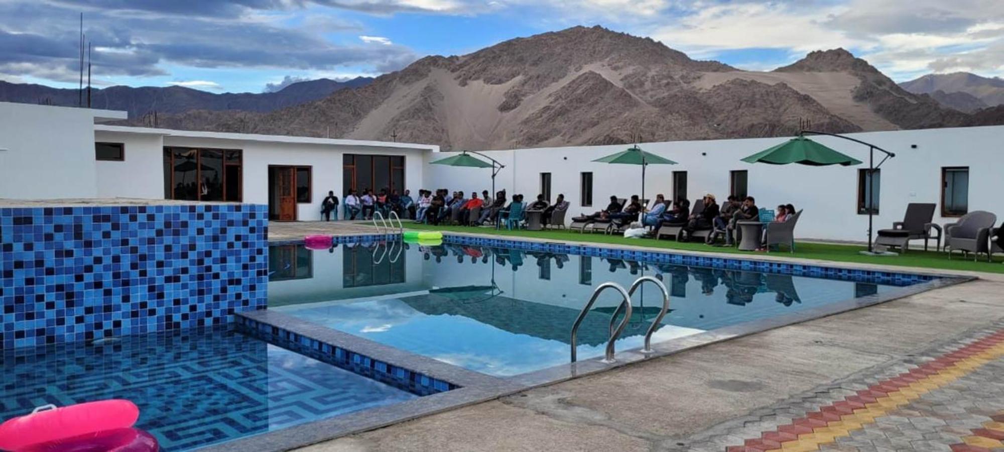 The Fortune Resorts Leh Esterno foto